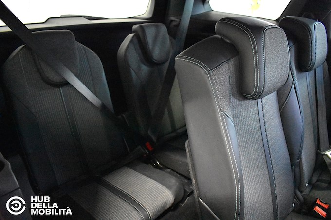 PEUGEOT 5008 PureTech Turbo 130 S&S Allure Pack